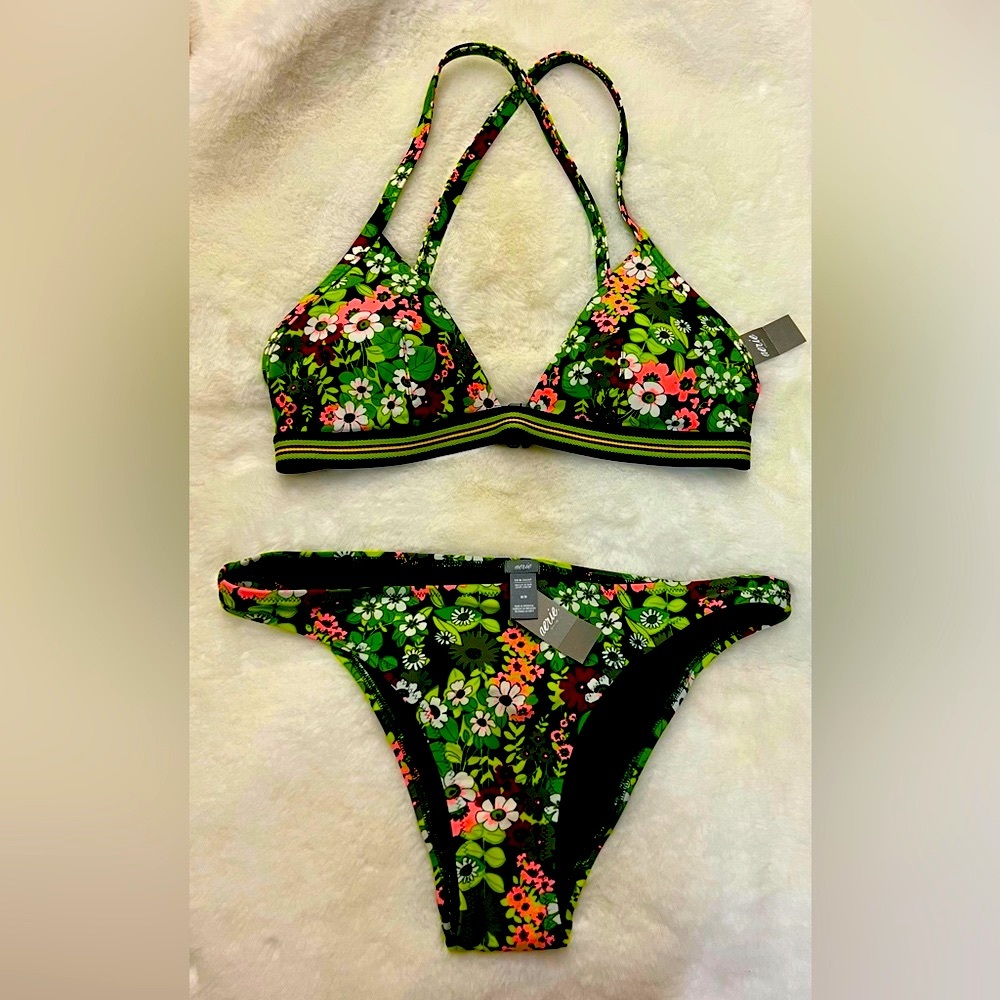 “Aerie” Sexy 👙 floral Bikini Two pieces ( New w/tag )
